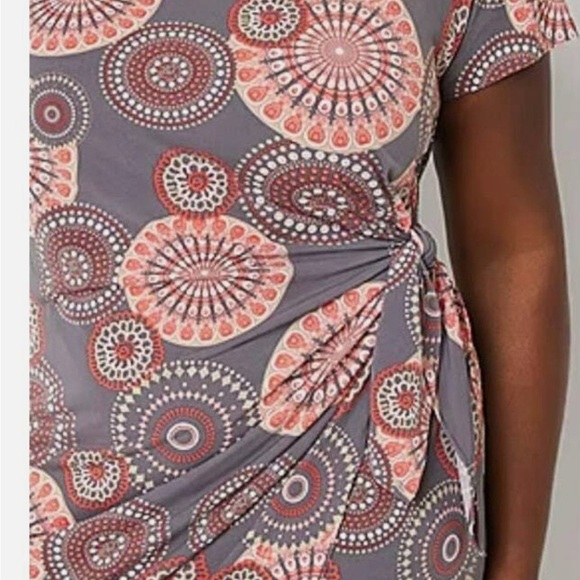 Floral Gray and Pink Women's Dress - Picture 5 of 8